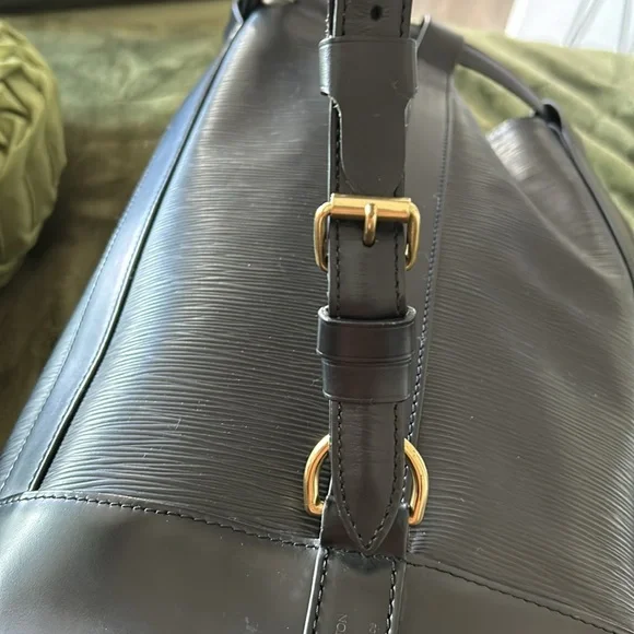 LOUIS VUITTON Randonnee Shoulder Bag 🖤🖤AR0948 EUC 🖤🖤